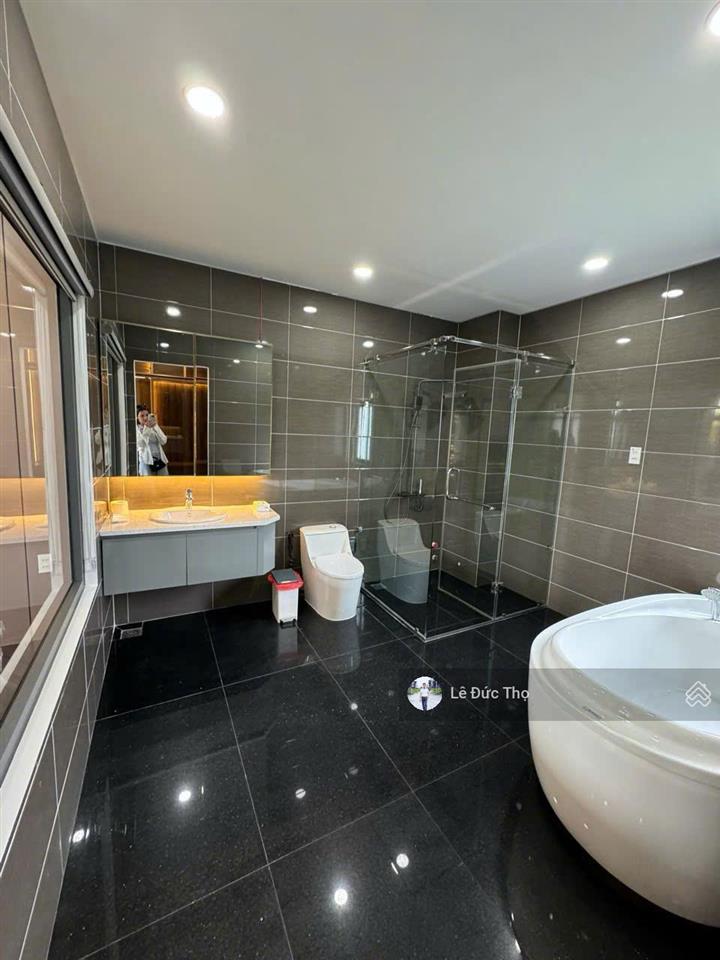 Gấp! bán siêu biệt thự 900m2 sân vườn, hồ bơi, mặt tiền 36m đường xe hơi bùi công trừng, hóc môn