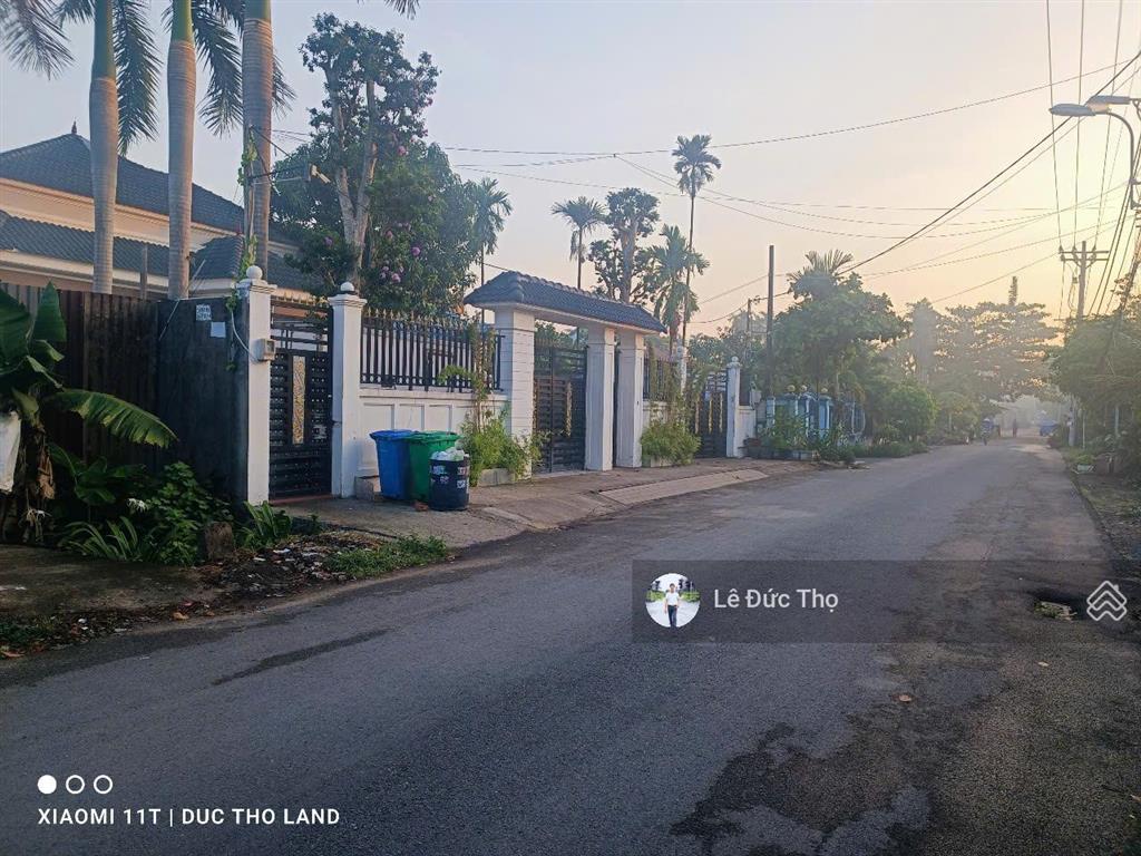 Gấp! bán siêu biệt thự 900m2 sân vườn, hồ bơi, mặt tiền 36m đường xe hơi bùi công trừng, hóc môn