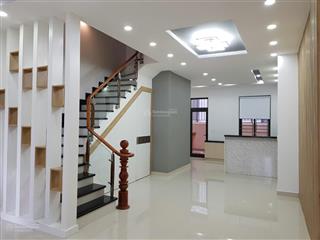 Hot hot nhà phố hoàn thiện nội thất giá chỉ 25 triệu tại lakeview city 100m2 3 lầu 4 phòng 5 toilet