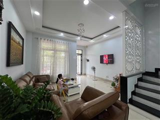 Chủ gửi bán gấp, nhà phố mặt đường d view hồ lakeview city, giá 22.8 tỷ bao hết đã hoàn thiện full