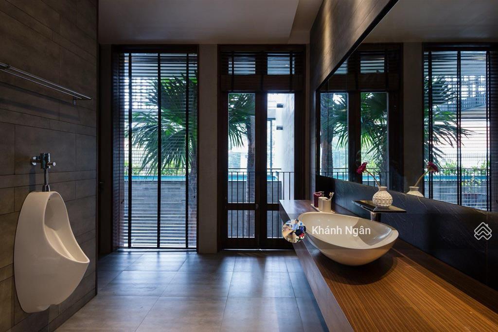 Ngộp bank bán gấp villa hầm 3 tầng hồ bơi p. thảo điền, q2. dt 360m2 (18x20m) 70 tỷ tl