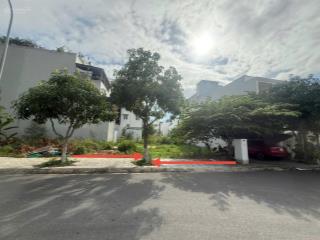 Lô sạch đẹp đối diện trường học, gần công viên , gần đường thông qua dự án sungroup giá chỉ 6.6tỉ