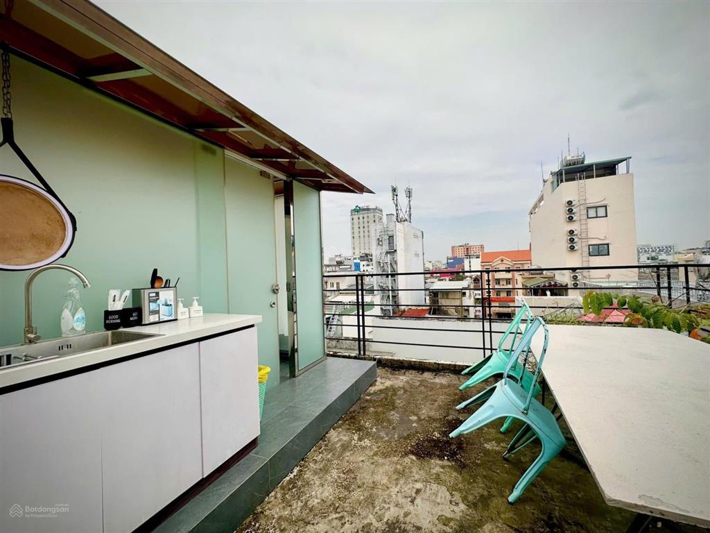 Cho thuê phòng trọ trên sân thượng full nội thất cao cấp  ngay hàng xanh giá chỉ 5 triệu