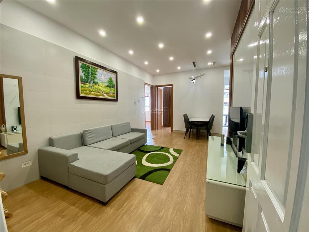 Chính chủ bán căn hộ 2pn 70m² tầng trung c14 bộ công an có lốt ô tô dưới hầm view hồ thoáng mát