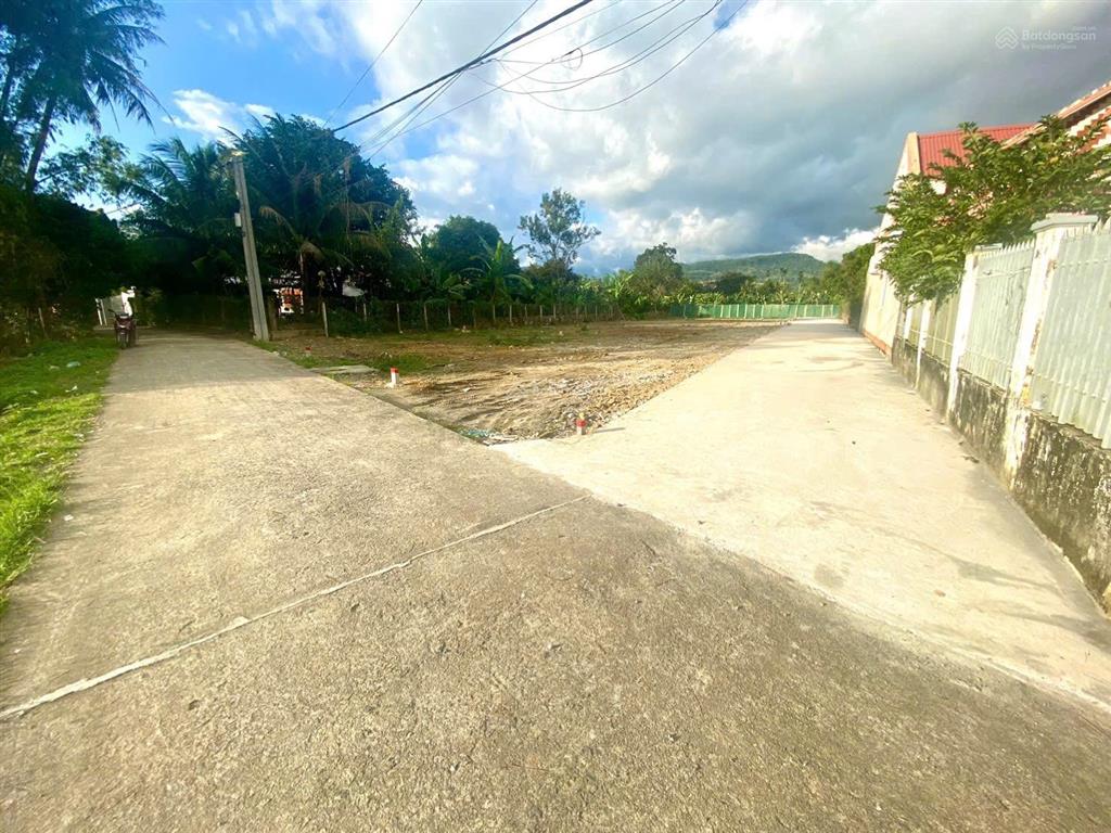 Bán đất diên lạc  dt 85,3m2 thổ cư giá bán 688 triệu  đường ô tô