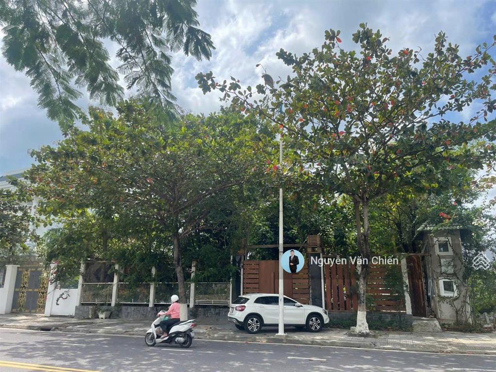 Bán đất mặt tiền đường phạm văn đồng nha trang  dt 315,7m2 ngang 12 mét giá bán 70 triệu/m2