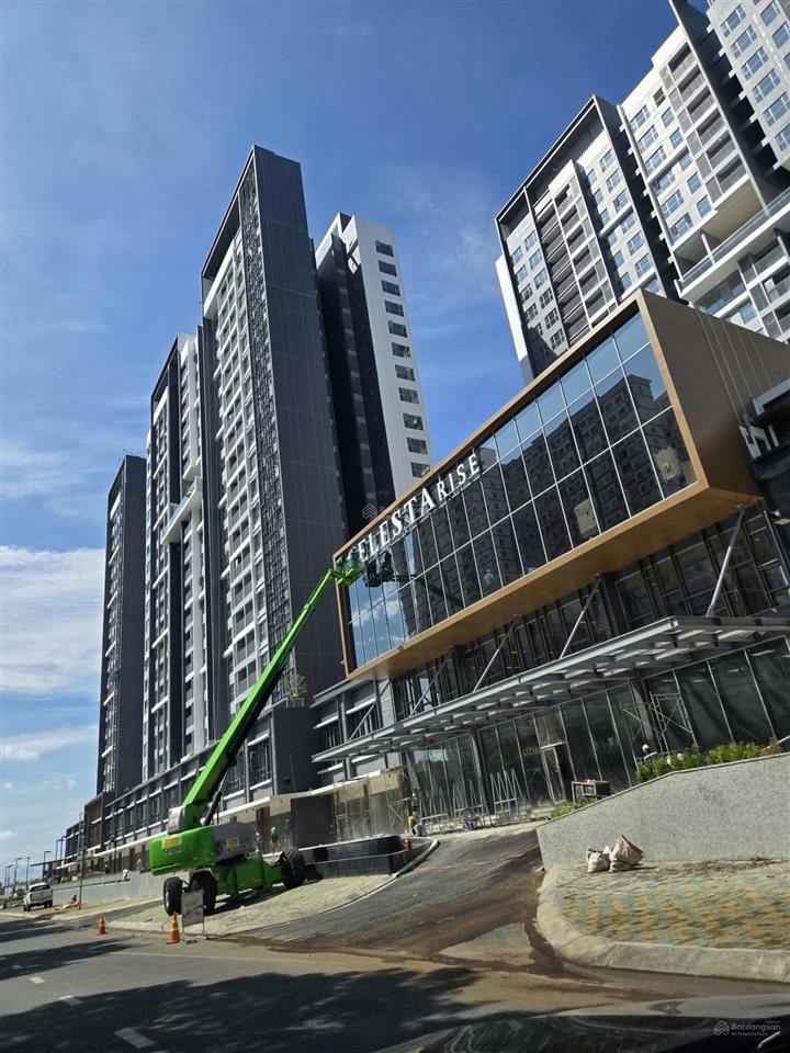 Bán gấp ch 3pn2wc celesta rise, đường nguyễn hữu thọ, căn góc hướng đông nam 6,9 tỷ.  0968 966 ***