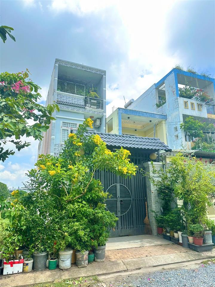 Nhà mặt tiền nhánh sát tô ký, dt 4x25m, trệt 2 lầu kiên cố, giá rẻ nhất khu vực chỉ 5,4 tỷ