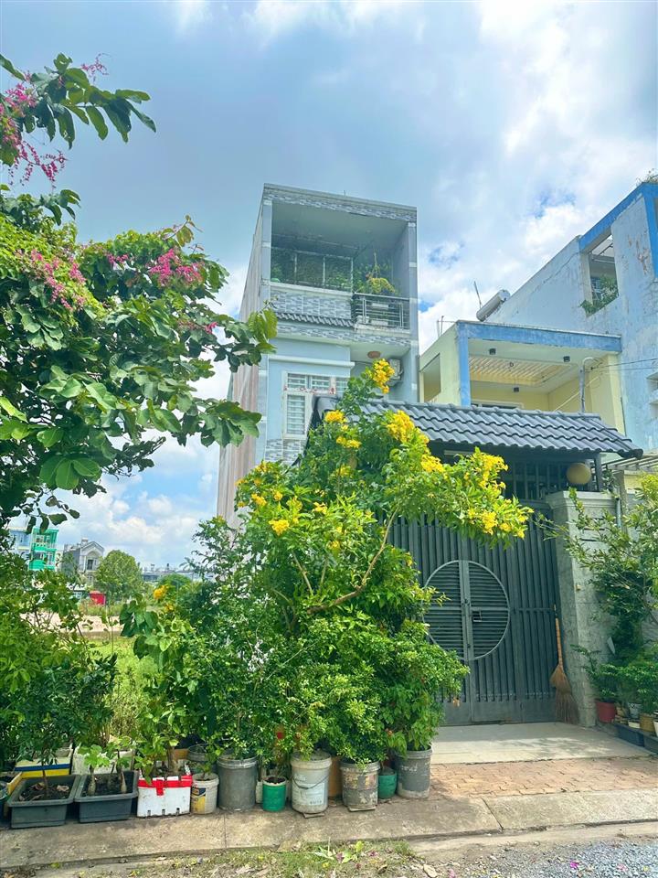 Nhà mặt tiền nhánh sát tô ký, dt 4x25m, trệt 2 lầu kiên cố, giá rẻ nhất khu vực chỉ 5,4 tỷ