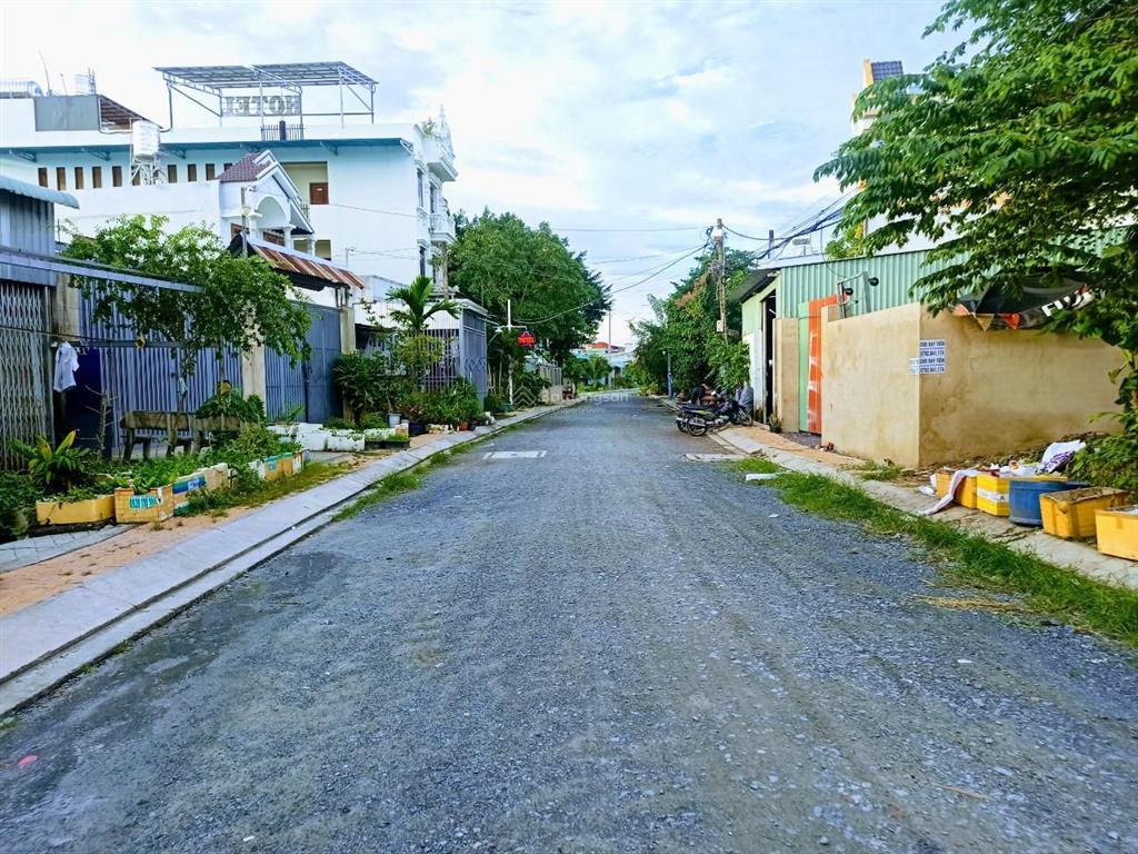 Nhà mặt tiền nhánh sát tô ký, dt 4x25m, trệt 2 lầu kiên cố, giá rẻ nhất khu vực chỉ 5,4 tỷ