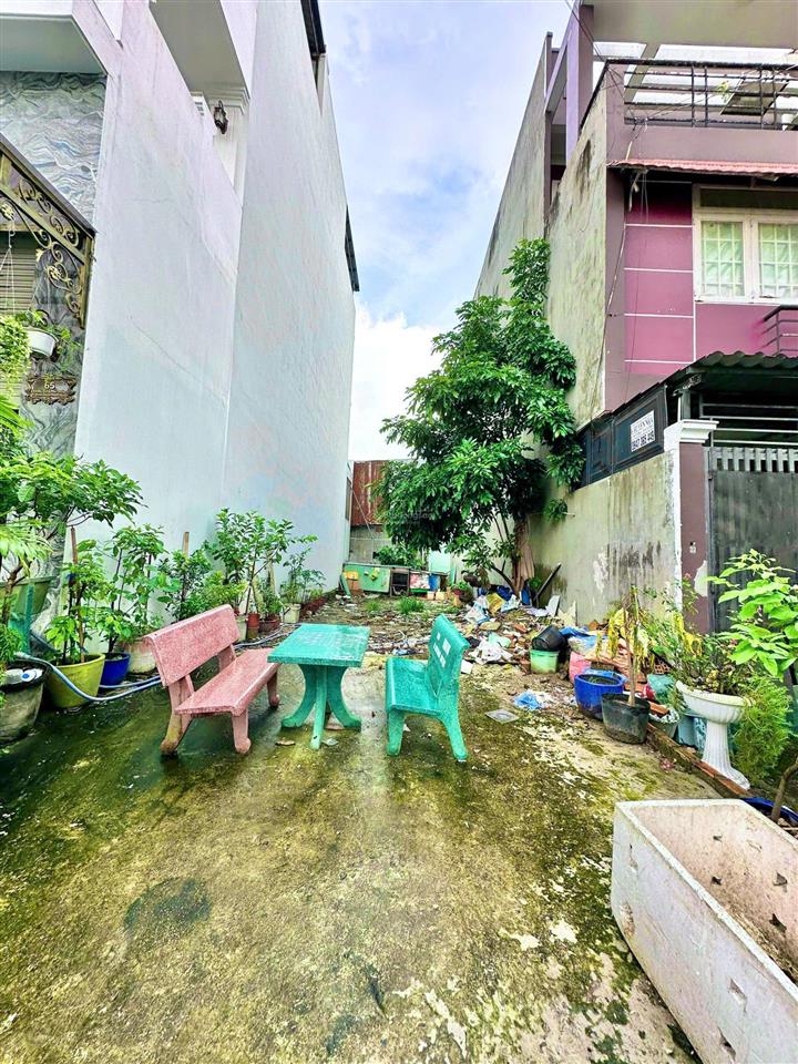 Đất 1/ nhựa tô ký dt đẹp 5x18m đường nhựa 10m khu nhà lầu cực vip xd hoàn công ngay