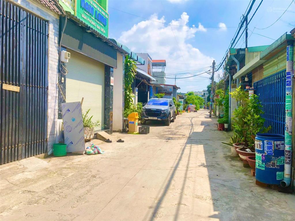 Đất 1/ nhựa trung chánh đối diện đh huflit hóc môn, dt 4x21m, hẻm xe hơi 5m, giá chỉ 3,3tỷ