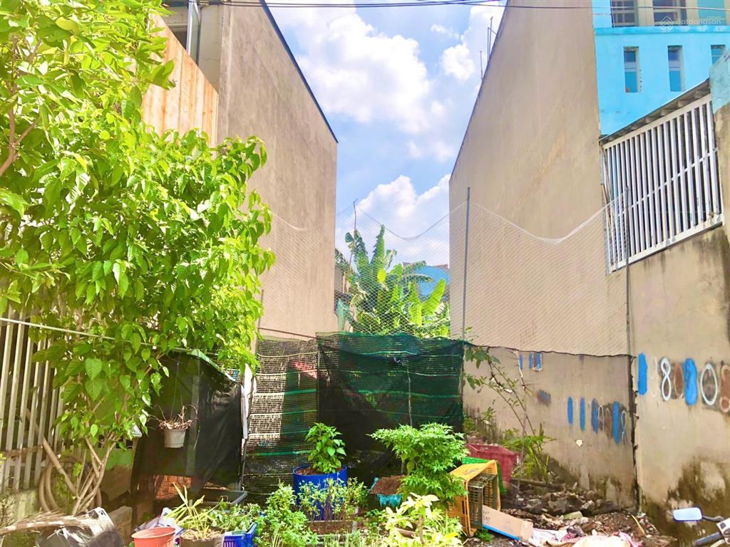 Đất 1/ nhựa trung chánh đối diện đh huflit hóc môn, dt 4x21m, hẻm xe hơi 5m, giá chỉ 3,3tỷ