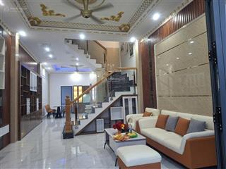 Nhà 2 tầng lầu kdc lê phong bình chuẩn 2, giá 3 tỷ 900tr