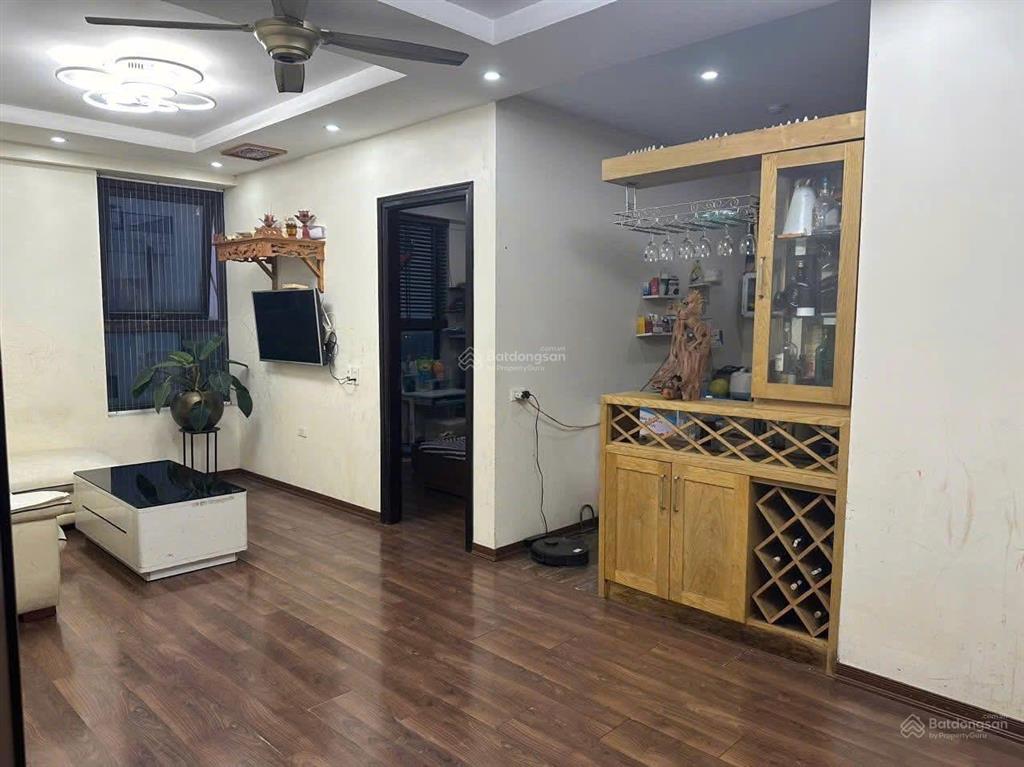 Cần bán căn hộ 2pn ban công đông nam valencia, việt hưng, long biên