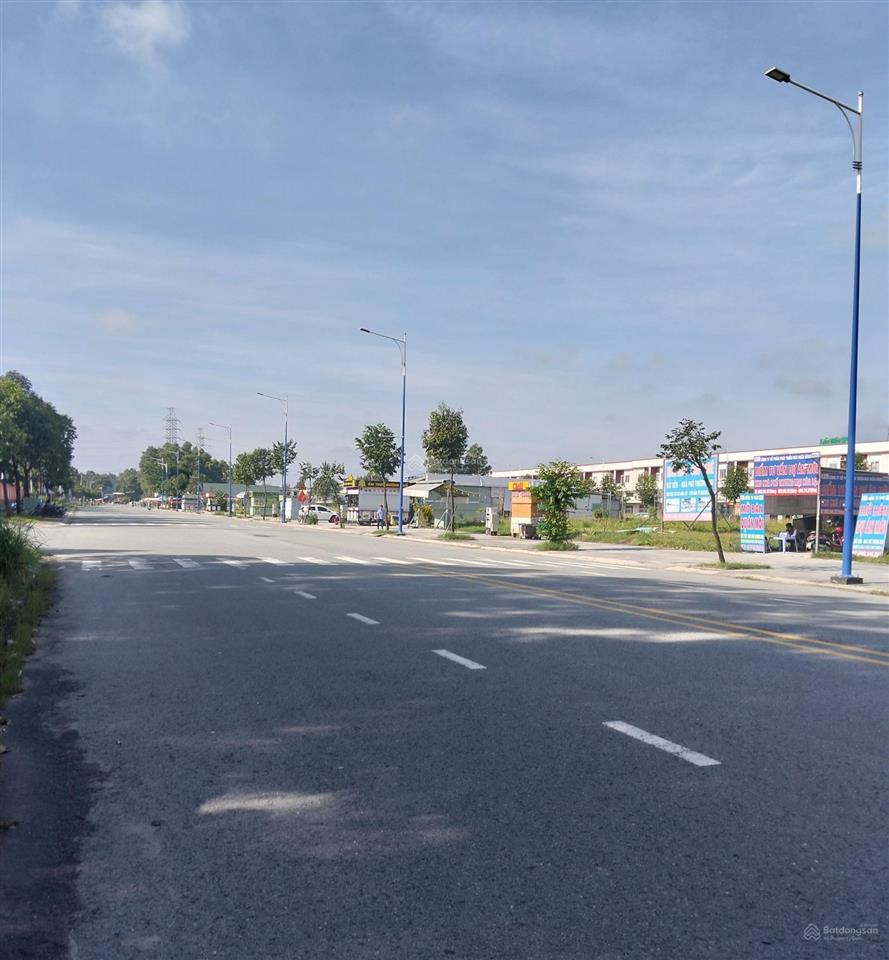 Bán nhà lầu có sẵn nguồn thu ổn định 150m2 đất có 2 mặt tiền kinh doanh ngay gần thành phố mới bd