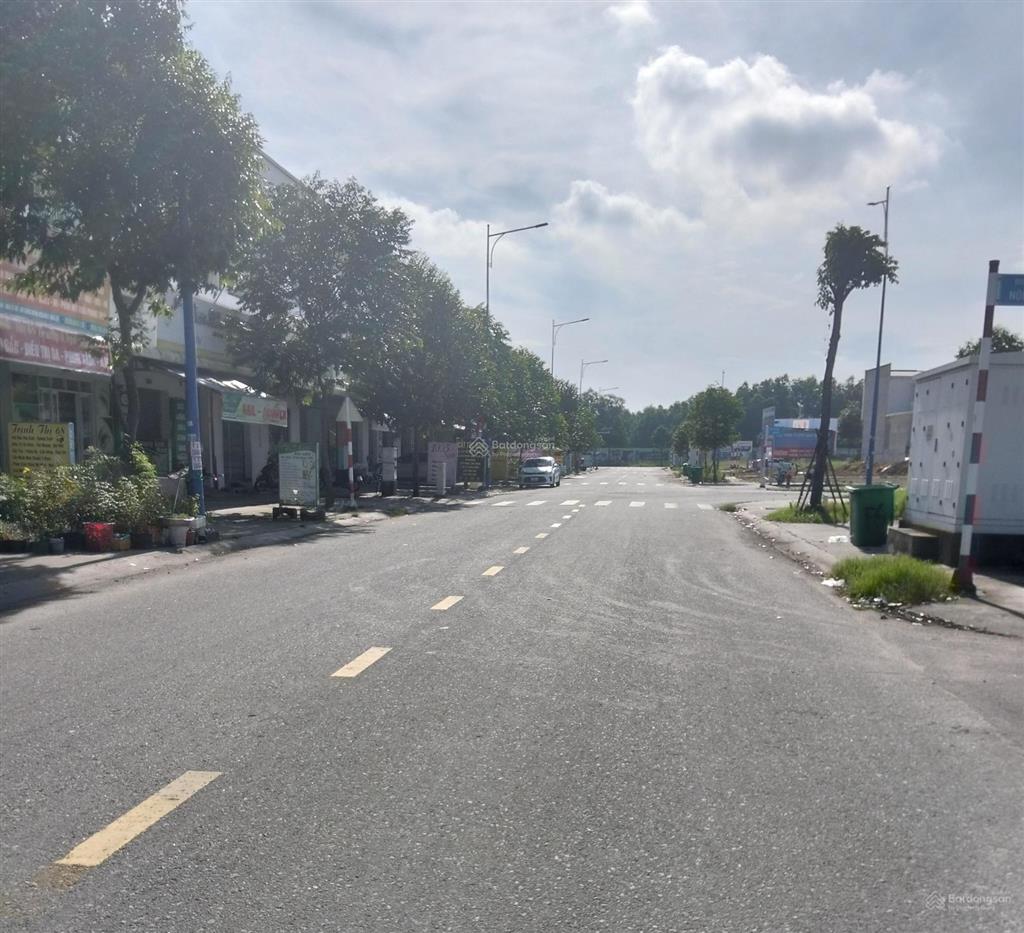 Bán nhà lầu có sẵn nguồn thu ổn định 150m2 đất có 2 mặt tiền kinh doanh ngay gần thành phố mới bd