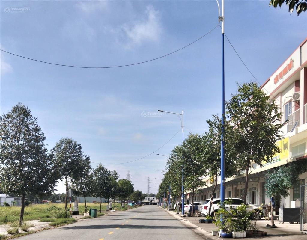 Bán nhà lầu có sẵn nguồn thu ổn định 150m2 đất có 2 mặt tiền kinh doanh ngay gần thành phố mới bd