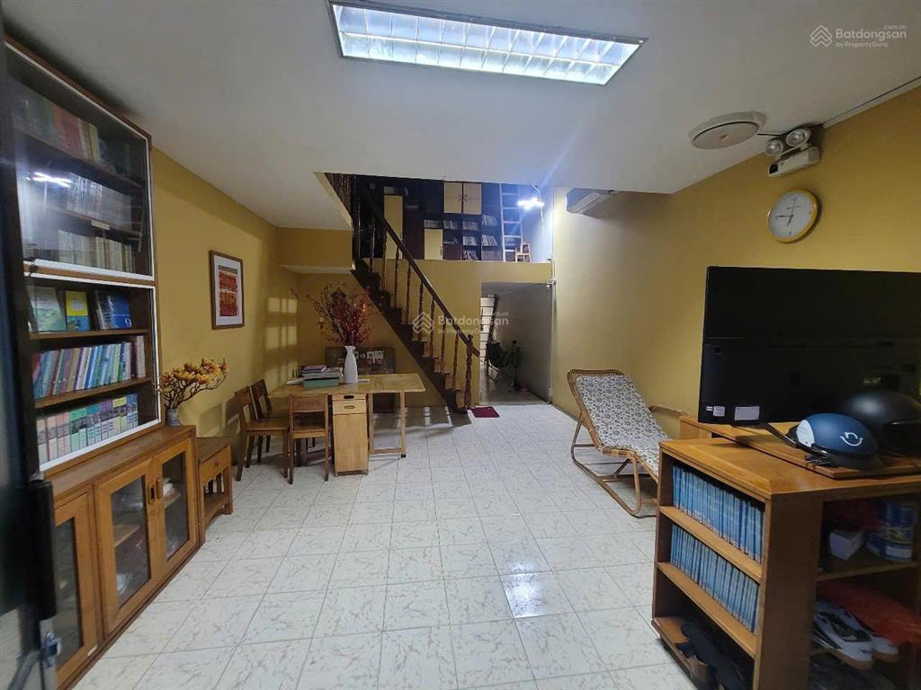 Nhà đẹp  giá tốt chỉ 6,5 tỷ sở hữu căn hộ lầu 1 trung tâm số 49d trần hưng đạo, p.5, q.5, hcm