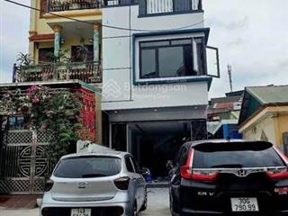 Bán nhà 3 tầng ô góc thoáng rộng , oto đỗ cửa ngày đêm  0962 698 ***