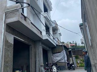 Bán nhà 3 tầng cột 5 phường hồng hải , đường oto đỗ cửa  0962 698 ***