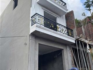 Bán nhà 3 tầng ngõ 9 bò sính cao thắng  0962 698 ***