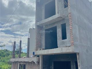 Nhà 3 tầng cao xanh đường hai oto tránh nhau  0962 698 ***