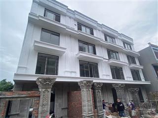 Nhà 4 tầng cầu 1 cao xanh đi vào đường oto có thang máy  0962 698 ***