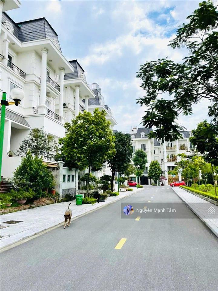 Gia đình có việc nên quyết định bán căn bt song lập nhà vườn tại dự án lideco dt144m view công viên