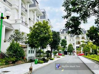 Gia đình có việc nên quyết định bán căn bt song lập nhà vườn tại dự án lideco dt144m view công viên
