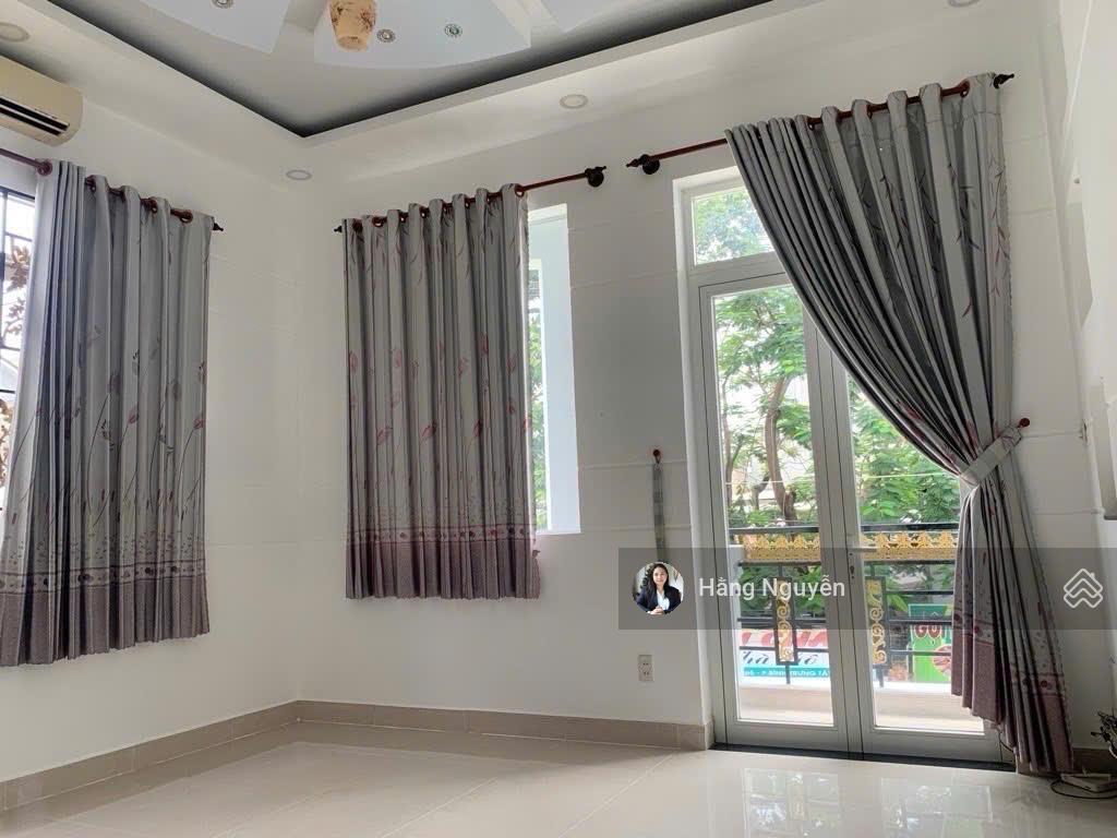 Khu vip cán bộ  80m2 ngang 5m  btct kiên cố  hxh tránh  sát bên kdc nam long