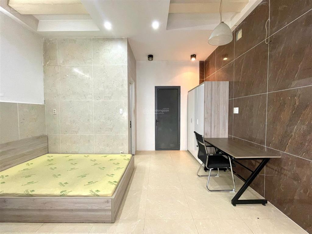 Cho thuê phòng full nt, cửa sổ lớn ngập ánh sáng, ngay bến xe q.8, đh kinh tế, có sẵn máy giặt sấy