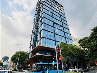 Bán tòa khách sạn 4 sao mt sương nguyệt ánh 25 x 45m  2 hầm + 12 lầu  hđt 3 tỷ  giá 550 tỷ