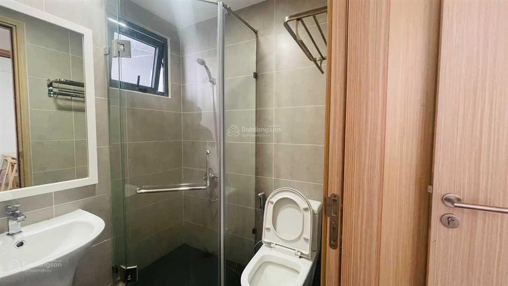 3 máy lạnh, máy nước nóng  2pn/2wc  nhận nhà ở ngay  chủ nhà dễ thương