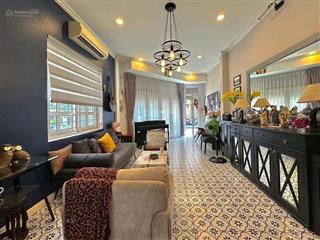 Hạ giá bán gấp nhà góc 2 mặt tiền hoa lan p. 2 quận phú nhuận