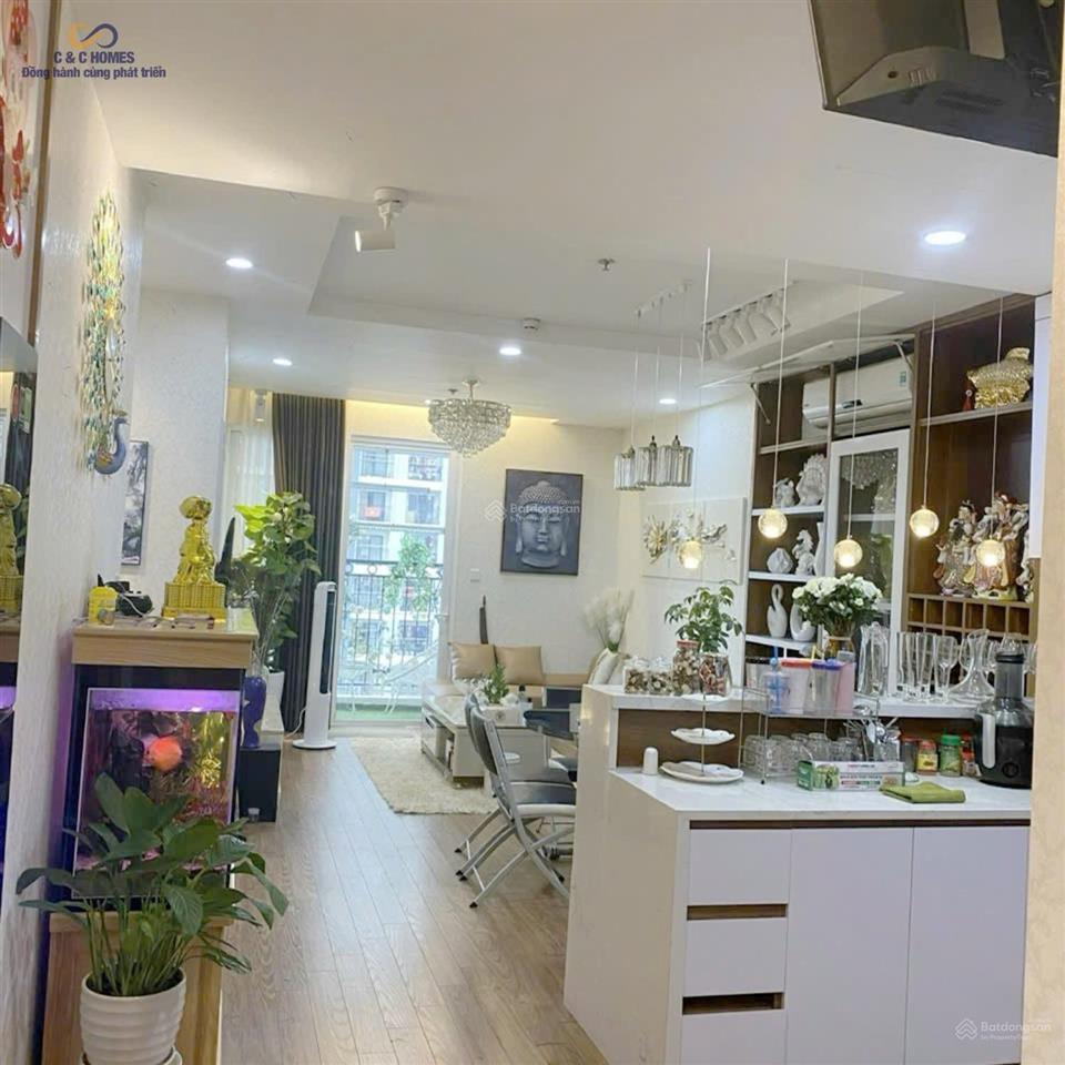 Bán căn 2 ngủ 95m2 tòa t4, nhà sửa đẹp như ảnh, ban công nam thoáng mát. 0813 489 ***