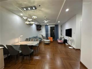 Bán căn 2 ngủ  95m2 tòa t4, nhà sửa full như ảnh, ban công nam thoáng mát.  0813 489 ***