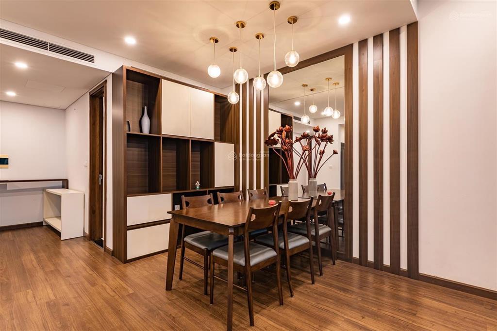 Đổi lên căn 3 ngủ tôi cần bán gấp căn 2 ngủ 92m2 view sông chung cư sun ancora lương yên