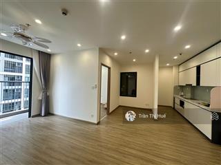 Mình không ở đến cho thuê căn 2n + 2vs có tủ bếp giá 11.5tr/th chưa qua sử dụng nhà có 2 ban công