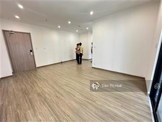 Gia đình tôi cần cho thuê chung cư vinhomes smart city căn góc 76m2 loại 2n+2vs đồ cơ bản giá 11tr