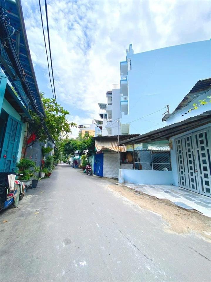 Bán nhà Cấp 4, 1 đời chủ, HXH 5m Chánh Hưng, giao Phạm Hùng, 6,3x19m, sổ A4, 12,2 tỷ (TL)