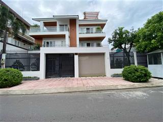 Chính chủ cho thuê biệt thự bình thạnh  p13  dt 15x20m  43tr/th