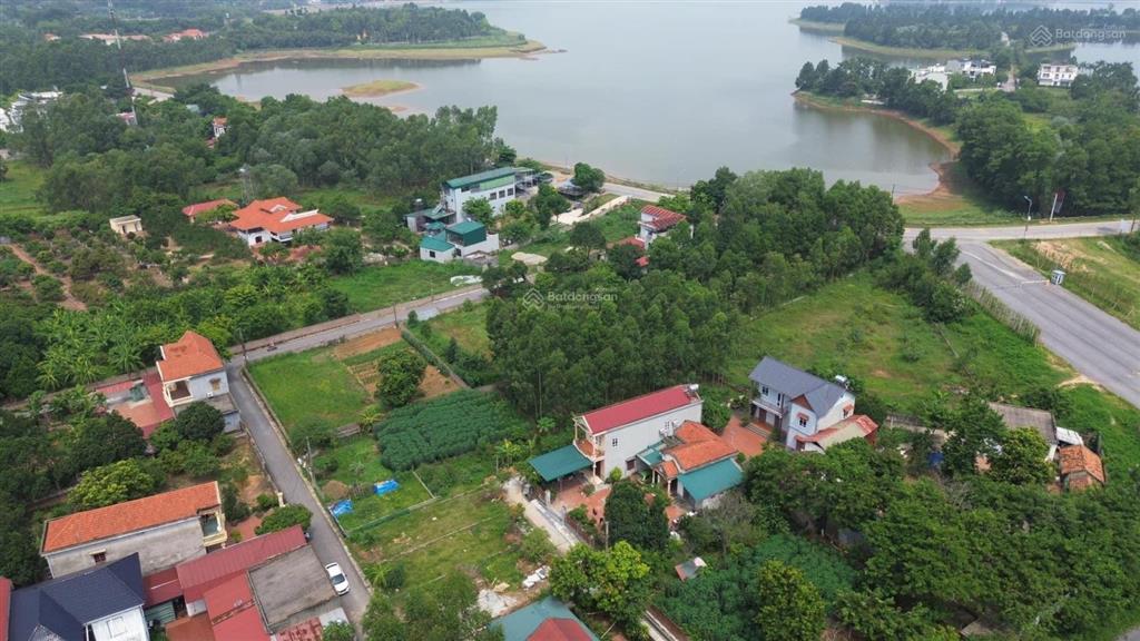 Chủ gửi bán lô đất nghỉ dưỡng cạnh hồ đại lải 10m mặt tiền hậu 10m sổ đỏ cất két giá rẻ nhất tt