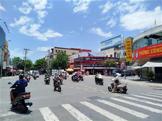 Bán nhà phố 3 tầng vị trí đắc địa ngay ngã tư lê duẫn hoàng hoa thám đà nẵng