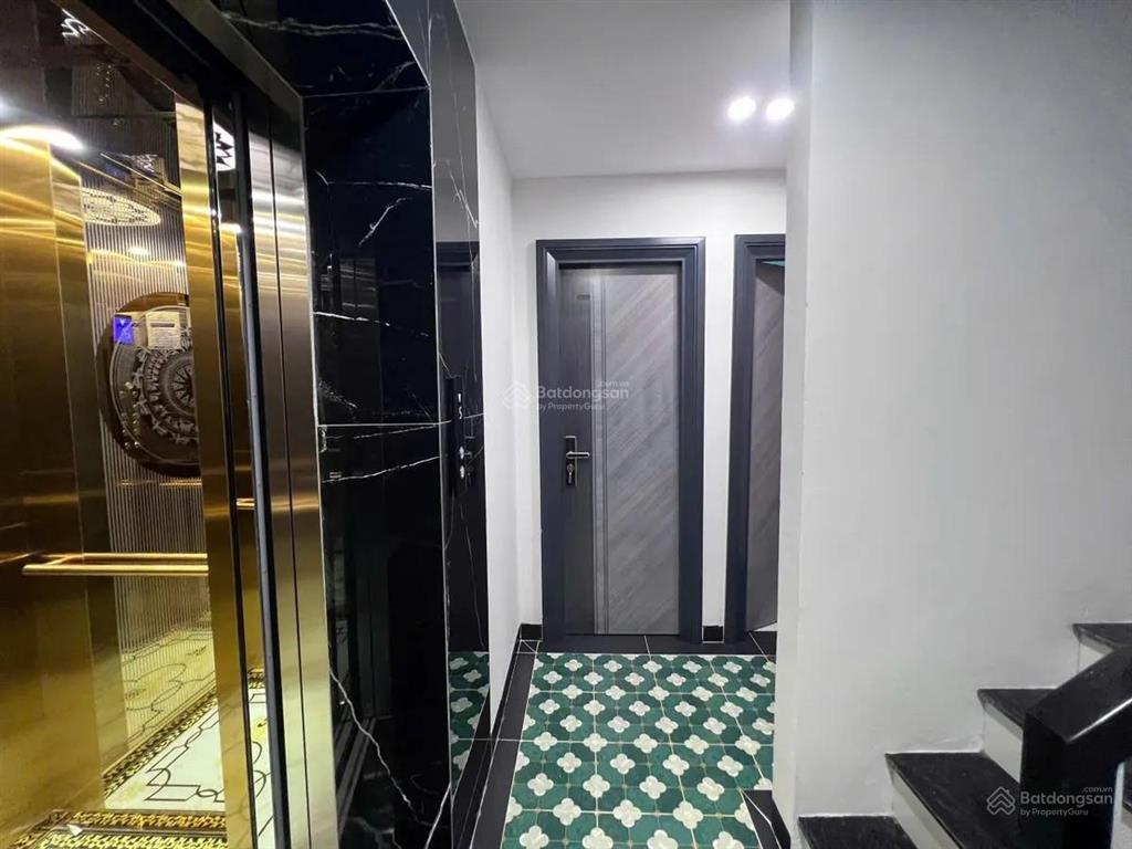 Toà căn hộ dv lạc long quân, 8 tầng xd mới  22 phòng full đồ đang kín khách  30m ra ô tô tránh.