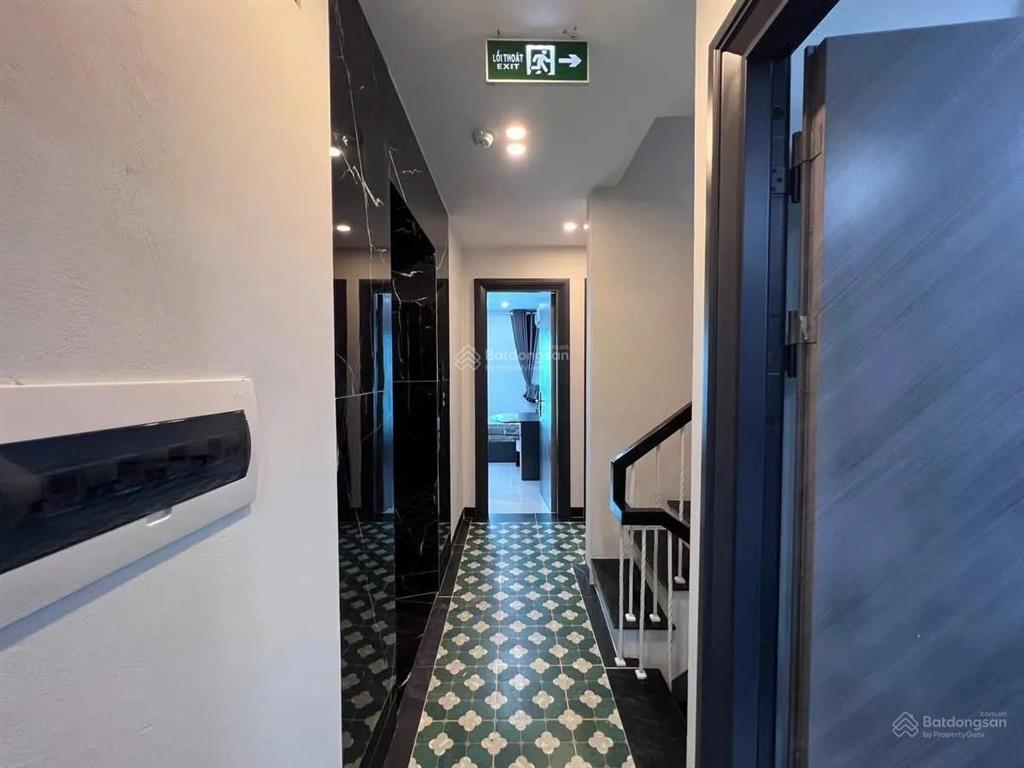 Toà căn hộ dv lạc long quân, 8 tầng xd mới  22 phòng full đồ đang kín khách  30m ra ô tô tránh.