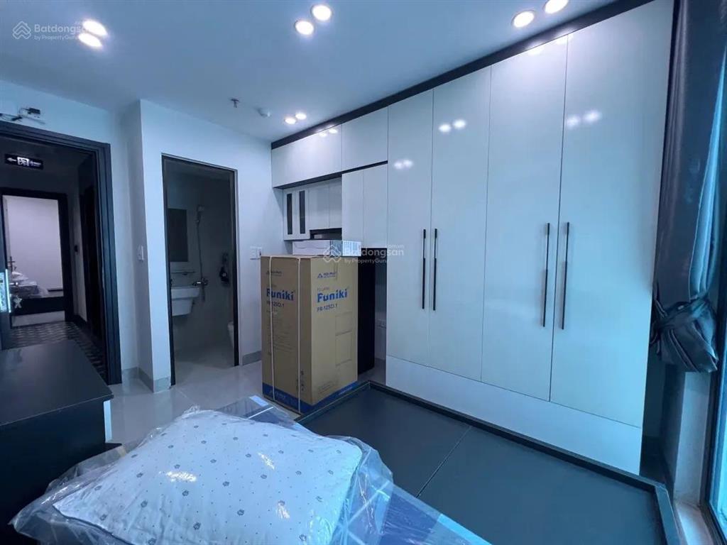 Toà căn hộ dv lạc long quân, 8 tầng xd mới  22 phòng full đồ đang kín khách  30m ra ô tô tránh.