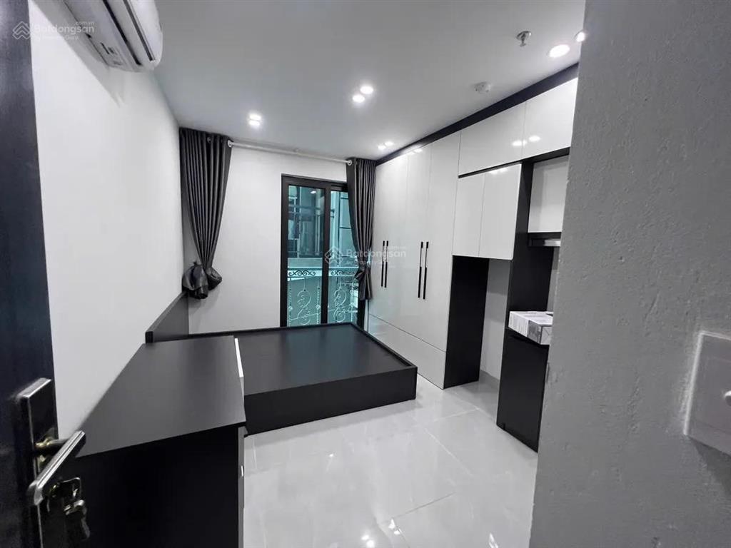 Toà căn hộ dv lạc long quân, 8 tầng xd mới  22 phòng full đồ đang kín khách  30m ra ô tô tránh.