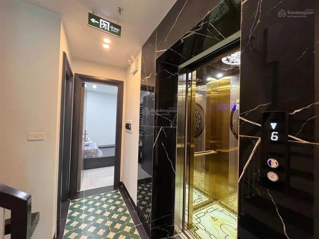 Toà căn hộ dv lạc long quân, 8 tầng xd mới  22 phòng full đồ đang kín khách  30m ra ô tô tránh.