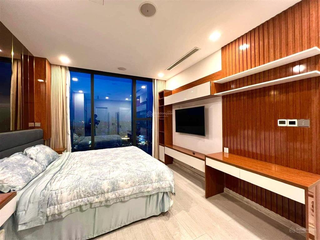 Tôi cần cho thuê gấp 3pn 2wc view sông vòng cung a32802 (a3 tầng 28)